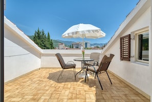 Romantic Apartment | Terrace/patio