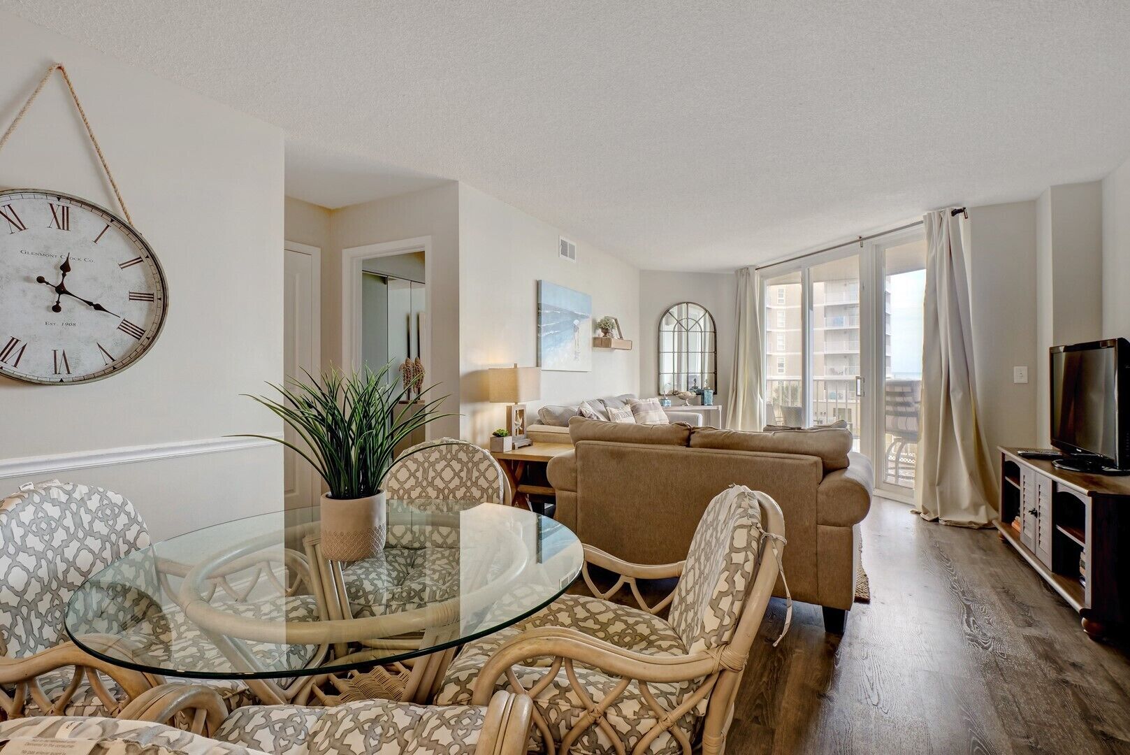 Smart TV, DVD player