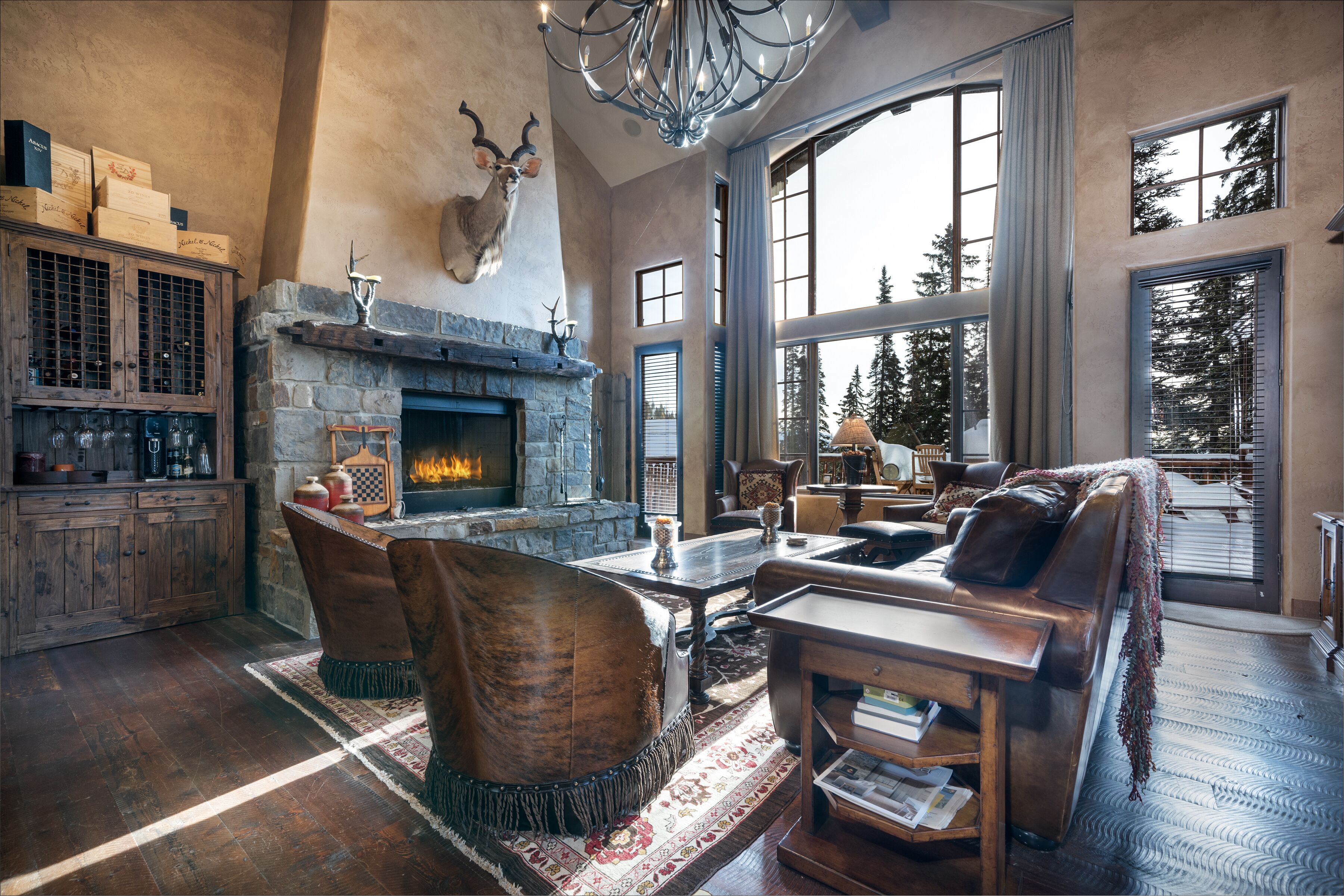 NEW! Luxury ski-in/ski-out home w/hot tub - Slopeside Mountain Gem