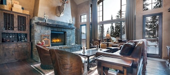 Stay Montana | Slopeside Mountain Gem - Sleeps 11