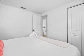 2 Schlafzimmer, Reisekinderbett, kostenloses WLAN