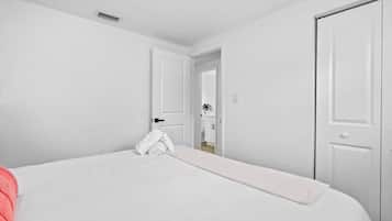 2 habitaciones, tabla de planchar con plancha y cuna de viaje