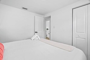 2 bedrooms, iron/ironing board, travel crib, free WiFi