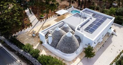 Trulli Julia con piscina by Wonderful Italy