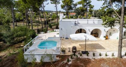 Trulli Julia con piscina by Wonderful Italy