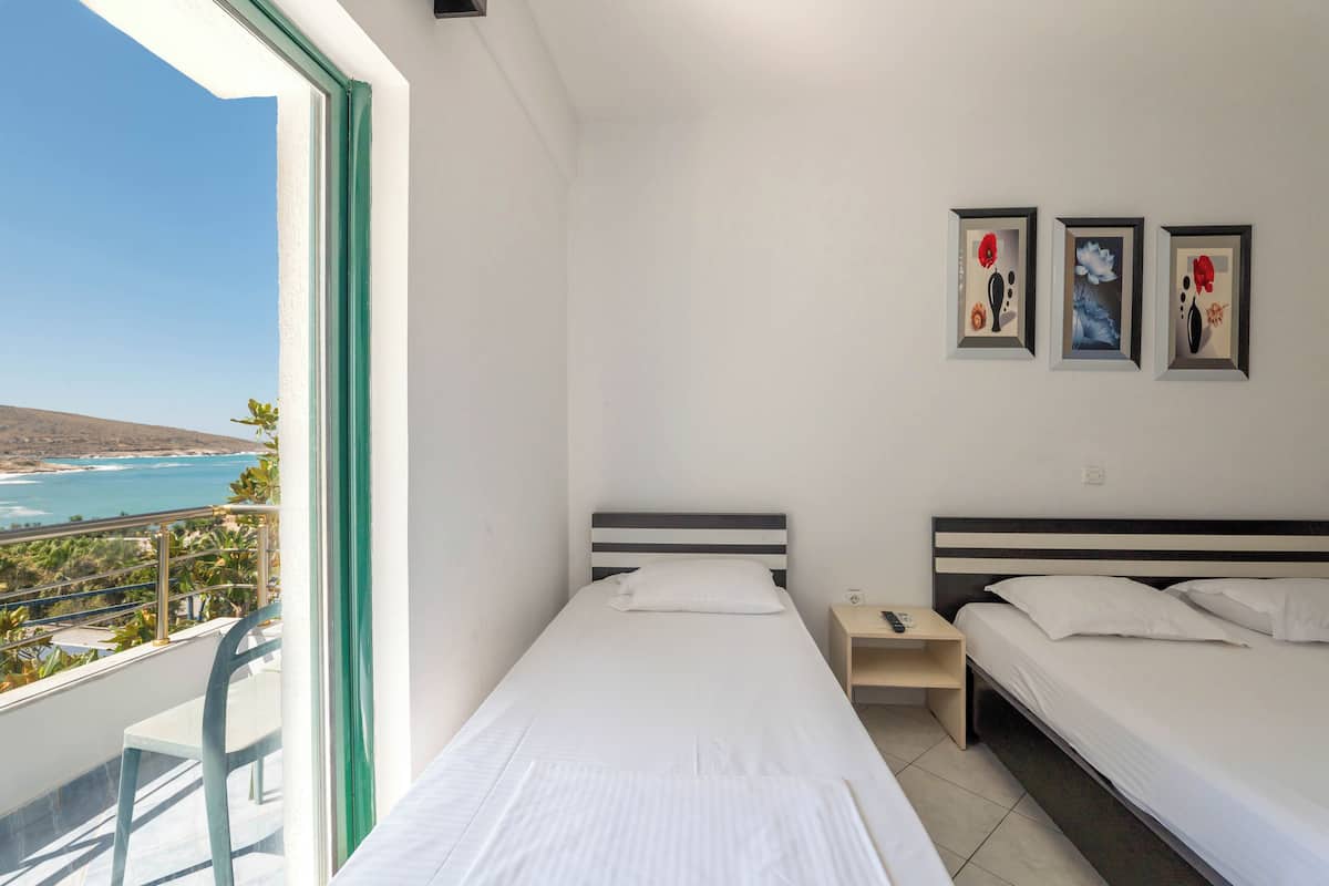 Biancheria da letto di alta qualità, minibar, tende oscuranti