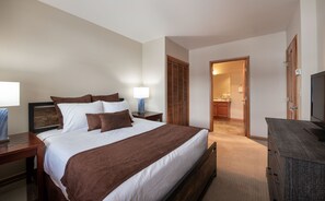 Condo, 3 Bedrooms | 3 bedrooms, iron/ironing board, free WiFi