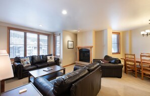 Condo, 3 Bedrooms | Interior