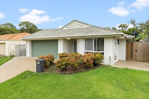 Exterior - Wakerley Family Home (Wakerley)
