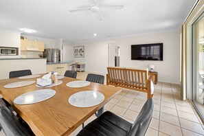Dining - Wakerley Family Home (Wakerley)