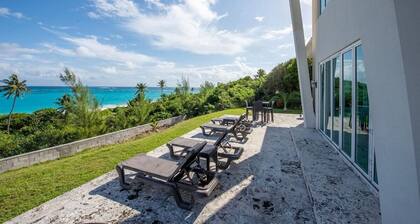 Contemporary Beach Villa In Boutique Club