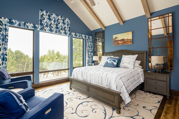 6 bedrooms, iron/ironing board, WiFi, bed sheets