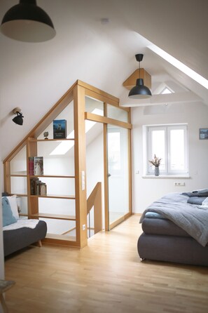 2 slaapkamers, een bureau, wifi