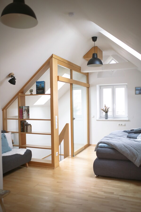 1 makuuhuone, työpöytä, Wi-Fi