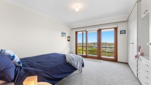 4 chambres, bureau, fer et planche à repasser, Wi-Fi gratuit