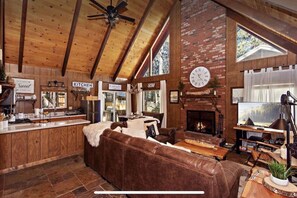 Smart TV, fireplace