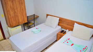 Meja, ruang kerja komputer riba, Wi-fi percuma, cadar katil