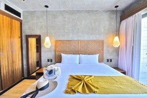 Deluxe Studio Suite, 1 King Bed, Balcony | Free WiFi, bed sheets