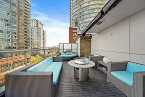 Property grounds - The Vancouver Penthouse, 2-Level, Patios, Hot Tub (Vancouver)