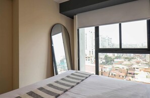 2 多间卧室、熨斗/熨衣板、WiFi、床单