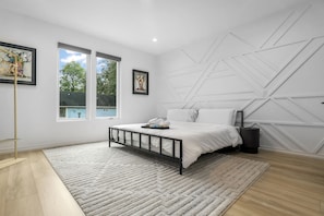 3 bedrooms, iron/ironing board, free WiFi, bed sheets