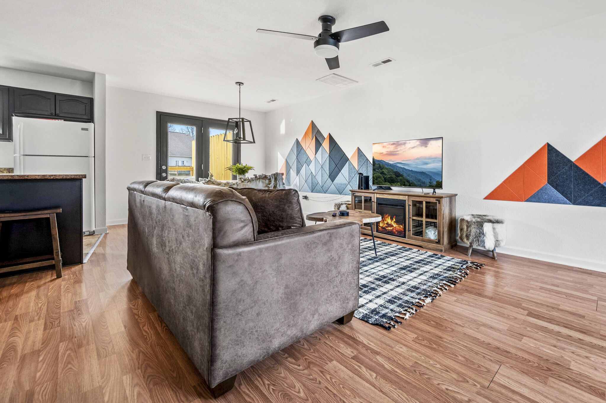 Smart TV, fireplace, books