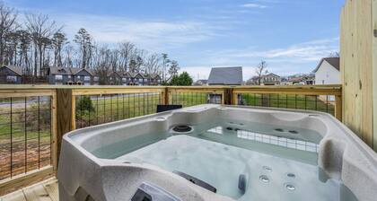 Cozy Hideaway • Hot Tub • Arcade Machine • Dogs OK