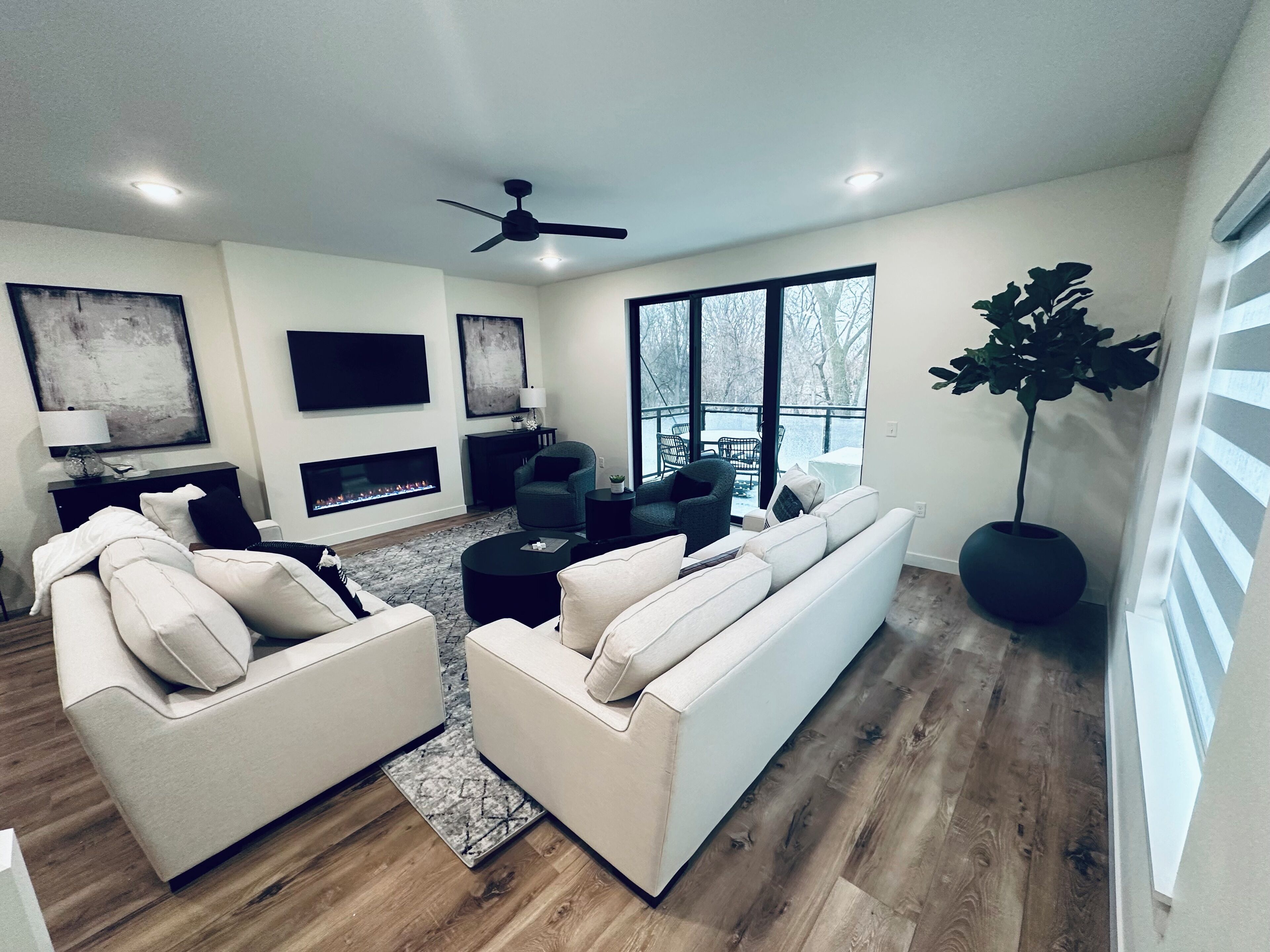 Modern, New, Family-sized townhome walking distance to ALL things Arnold’s Park!