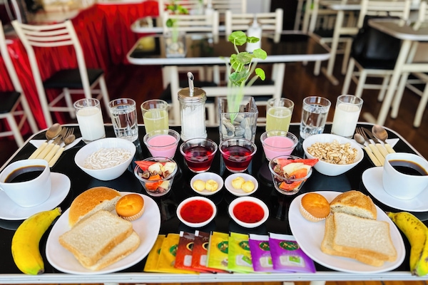 Desayuno continental gratuito y diario