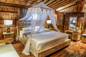 Romantic Villa | Egyptian cotton sheets, premium bedding, minibar, in-room safe - The Meranggi (Ubud)
