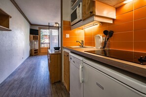 Kühlschrank, Mikrowelle, Geschirrspüler