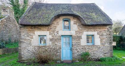 La Petite Chaumière - One Bedroom House, Sleeps 4