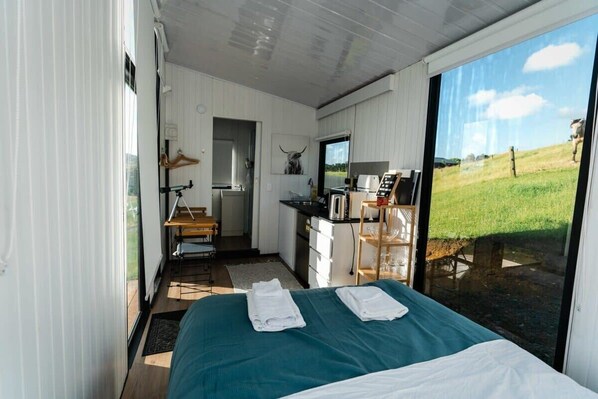 1 bedroom, WiFi, bed sheets
