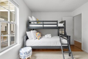 3 habitaciones, tabla de planchar con plancha y wifi