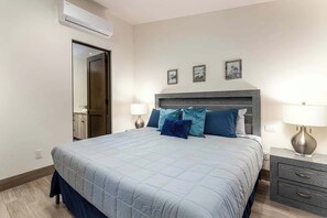 2 bedrooms, in-room safe, iron/ironing board, free WiFi