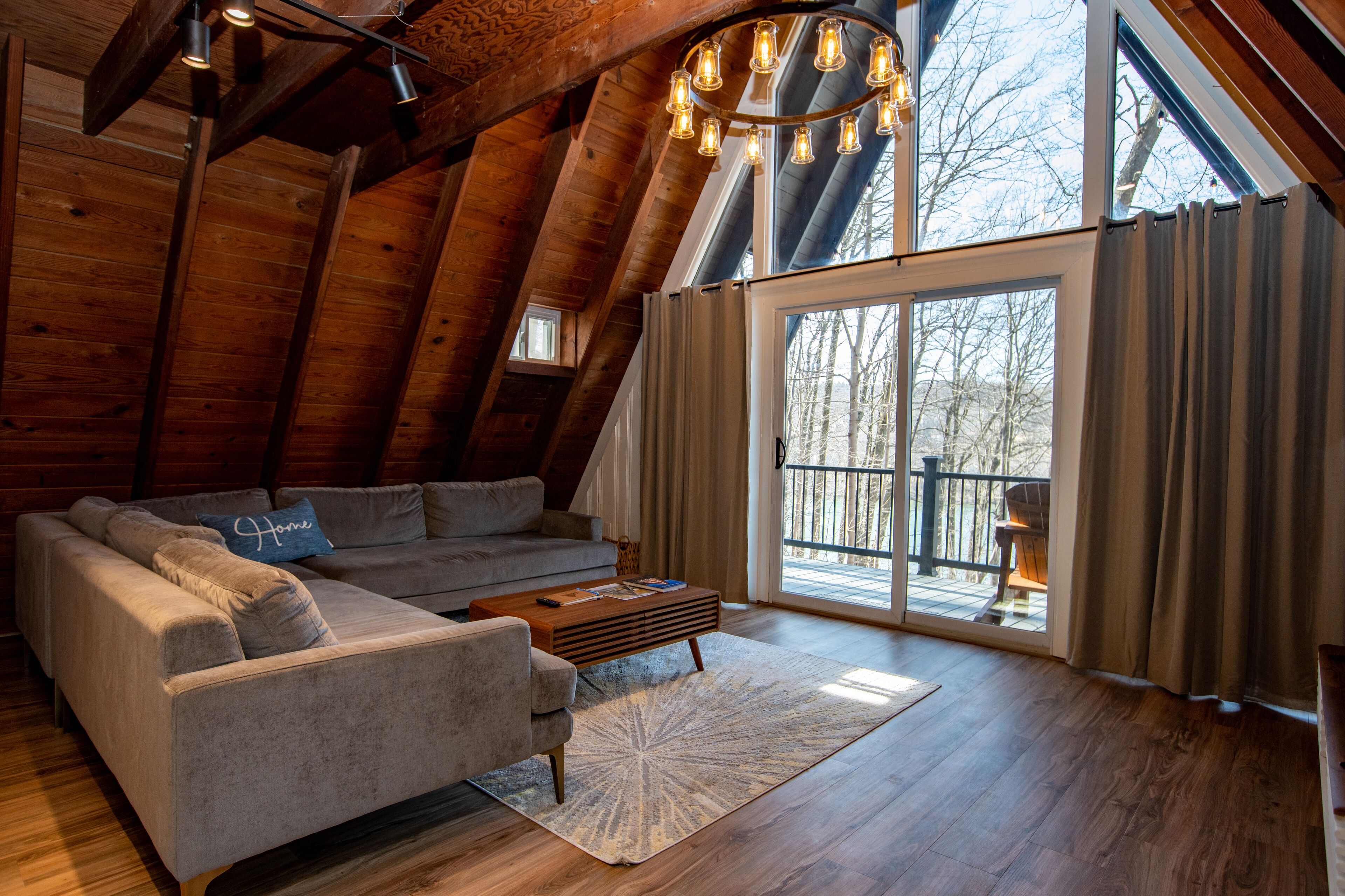 Smart-TV, videospill, fotballspill og bøker