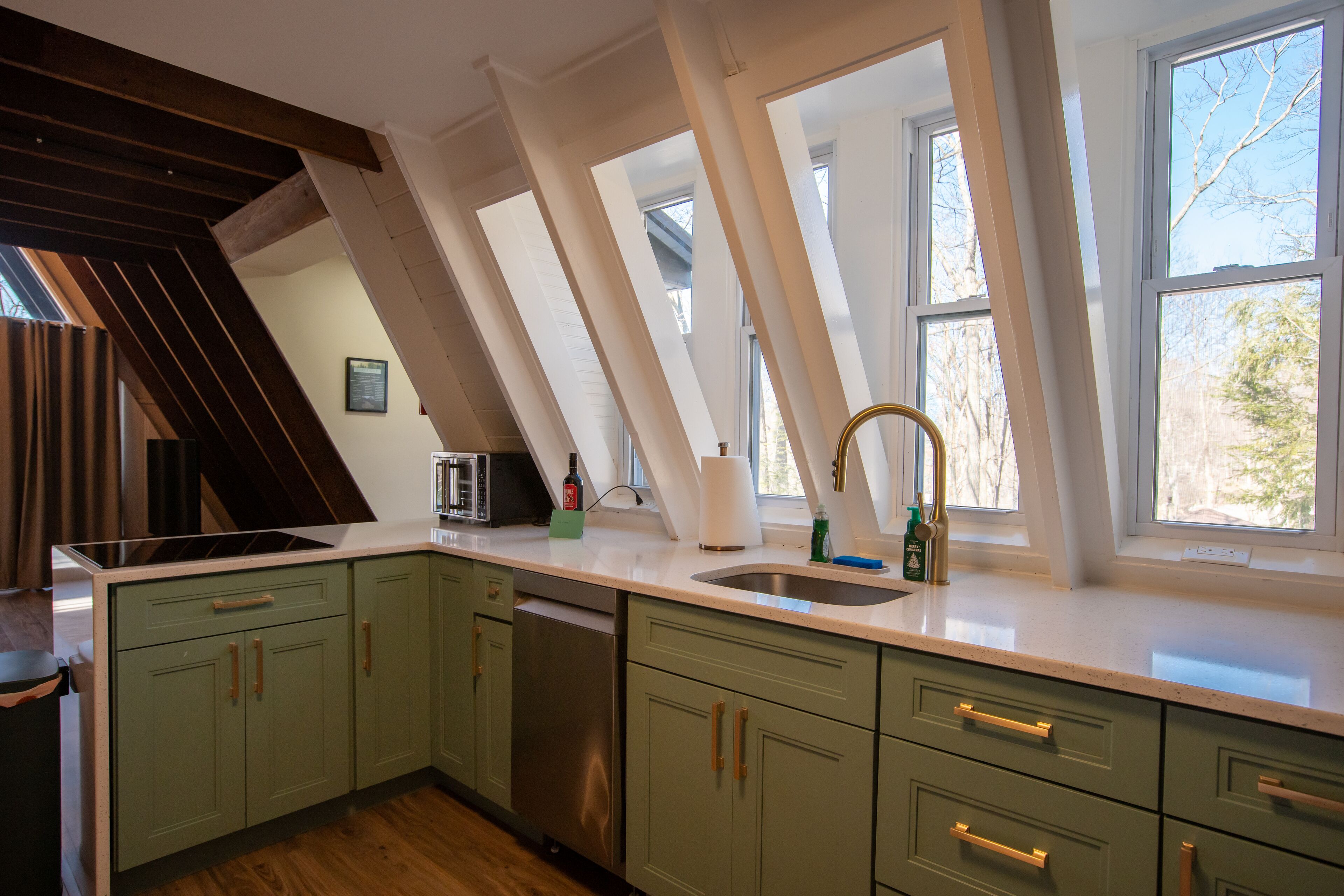 Geladeira, micro-ondas, fogão, cooktop