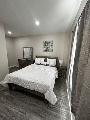 2 室のベッドルーム、セーフティボックス (室内)、アイロン / アイロン台、WiFi