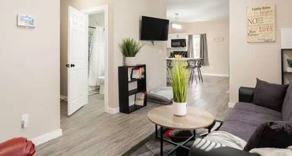 Comfy Cozy 2br home priv.parking 10min to dntwn