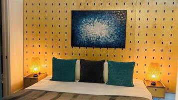 1 bedroom, desk, iron/ironing board, WiFi