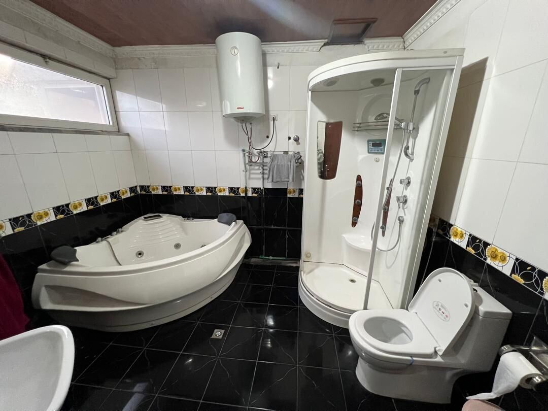 Bathtub