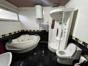 Bathtub - Luxury Living ~ Central Location (Addis Ababa)