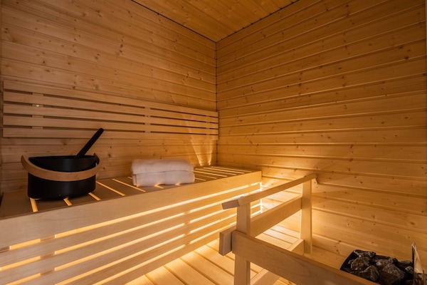 Deluxe Apartment, 2 Bedrooms, Sauna, City View | Bathroom | Shower, hair dryer, bathrobes, bidet