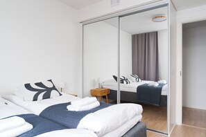 Luxury Penthouse, Partial Lake View | Premium bedding, laptop workspace, blackout drapes, iron/ironing board - Rahulihomes Jyväskylä (Jyväskylä)