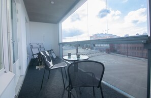 Superior-Apartment, Sauna, eingeschränkter Seeblick | Terrasse/Patio