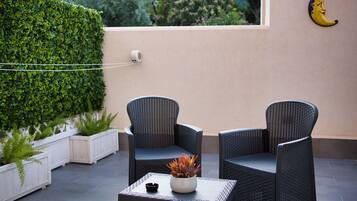 Camera Deluxe con letto matrimoniale o 2 letti singoli | Terrazza/patio