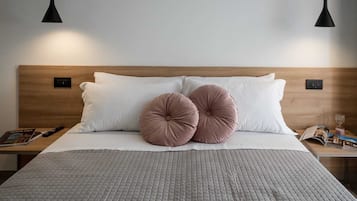 Camera Superior con letto matrimoniale o 2 letti singoli | Copriletto in piuma, minibar (con alcuni snack e alcune bevande gratis)