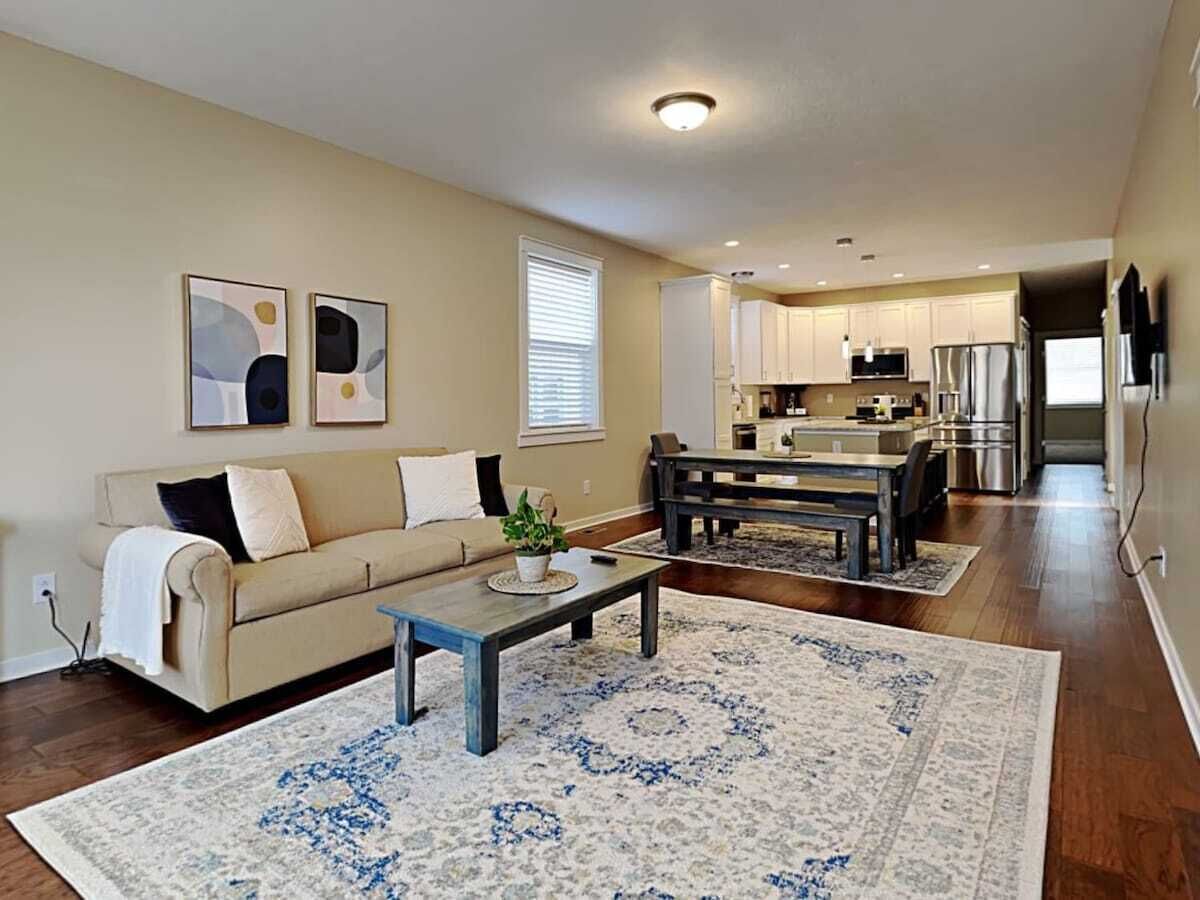 Mins to Downtown & Raceway! Rookwood Retreat 1