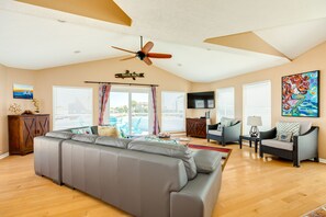 Televisión, futbolito y tenis de mesa 