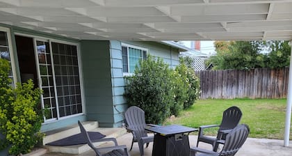 Spacious Red Bluff mid-century ranch style